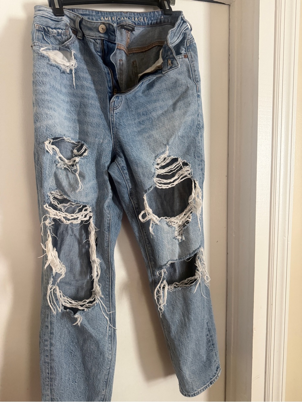 American Eagle Outfitters Light Blue Distressed Slim Straight Jeans